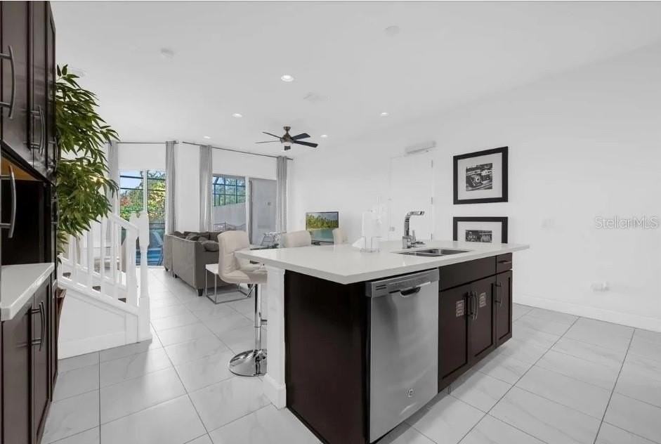 450 Captiva Dr - Photo 6 of 42