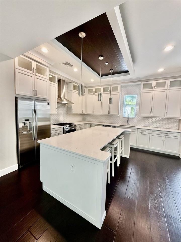 149 S Park Ave - Photo 2 of 20