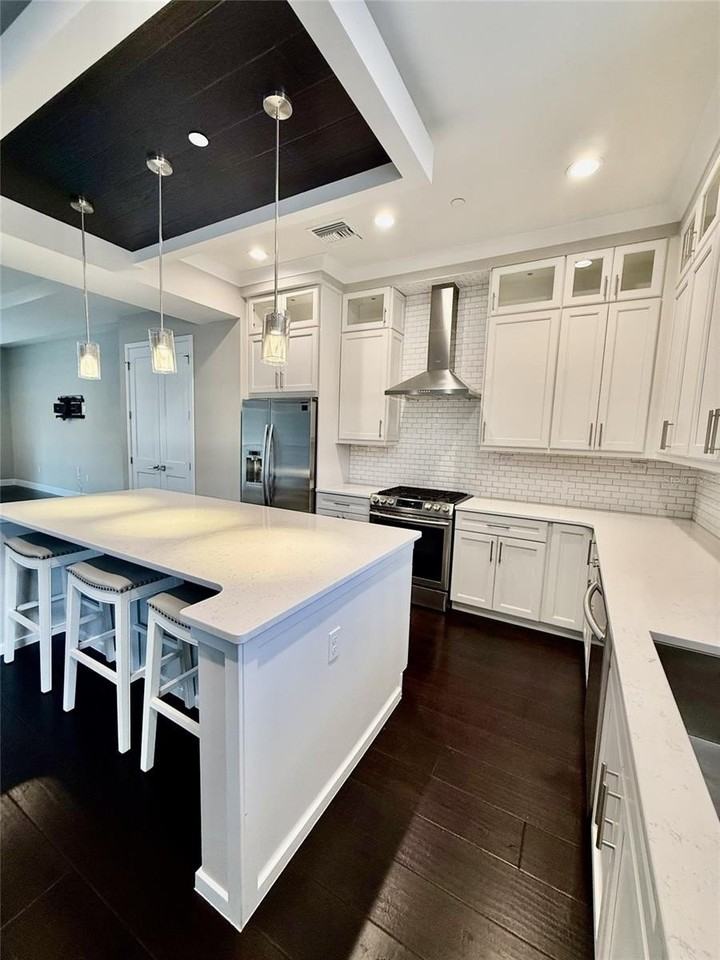 149 S Park Ave - Photo 3 of 20