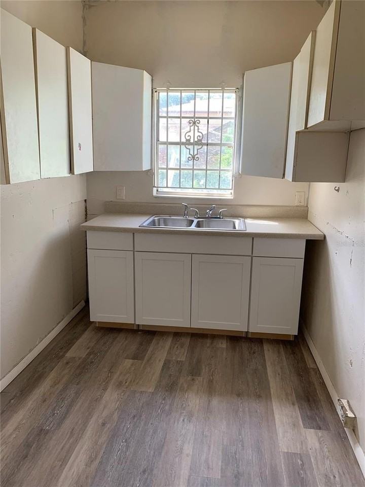 417 Maple St - Photo 5 of 6