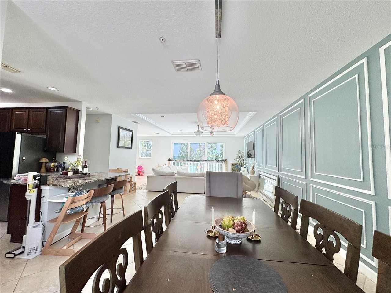 1191 Bolton Pl - Photo 4 of 30