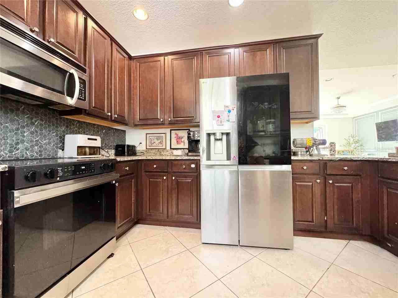 1191 Bolton Pl - Photo 7 of 30