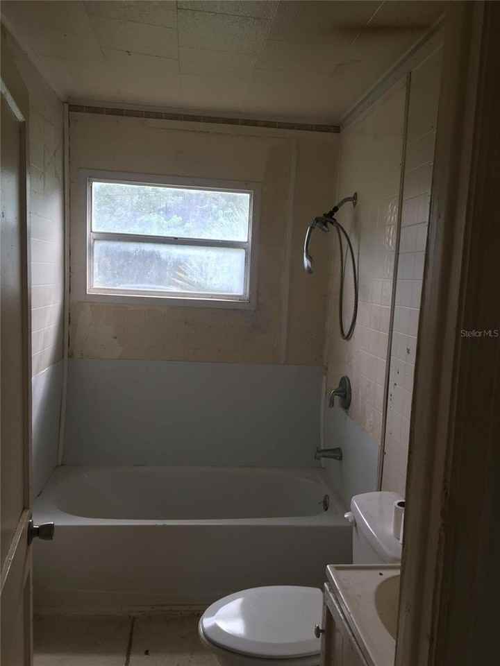 3320 Lincoln St - Photo 2 of 6