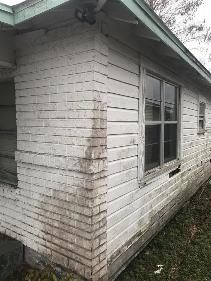 2340 Broadway St - Photo 4 of 5