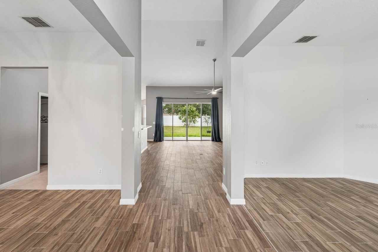 5057 Coveview Dr - Photo 7 of 24