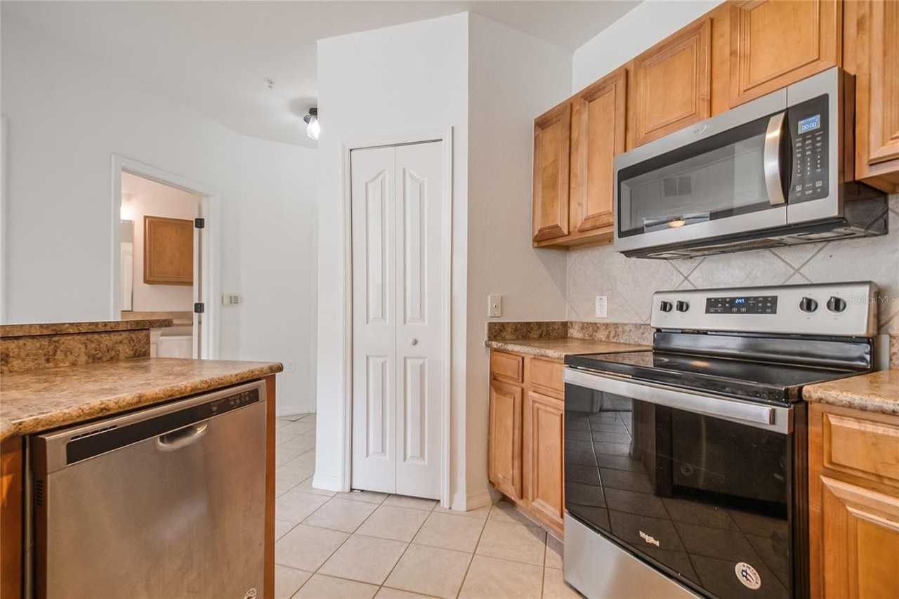 6157 Metrowest Blvd #202 - Photo 7 of 24