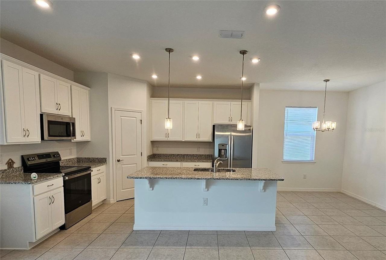 1055 Patriot Loop - Photo 5 of 27