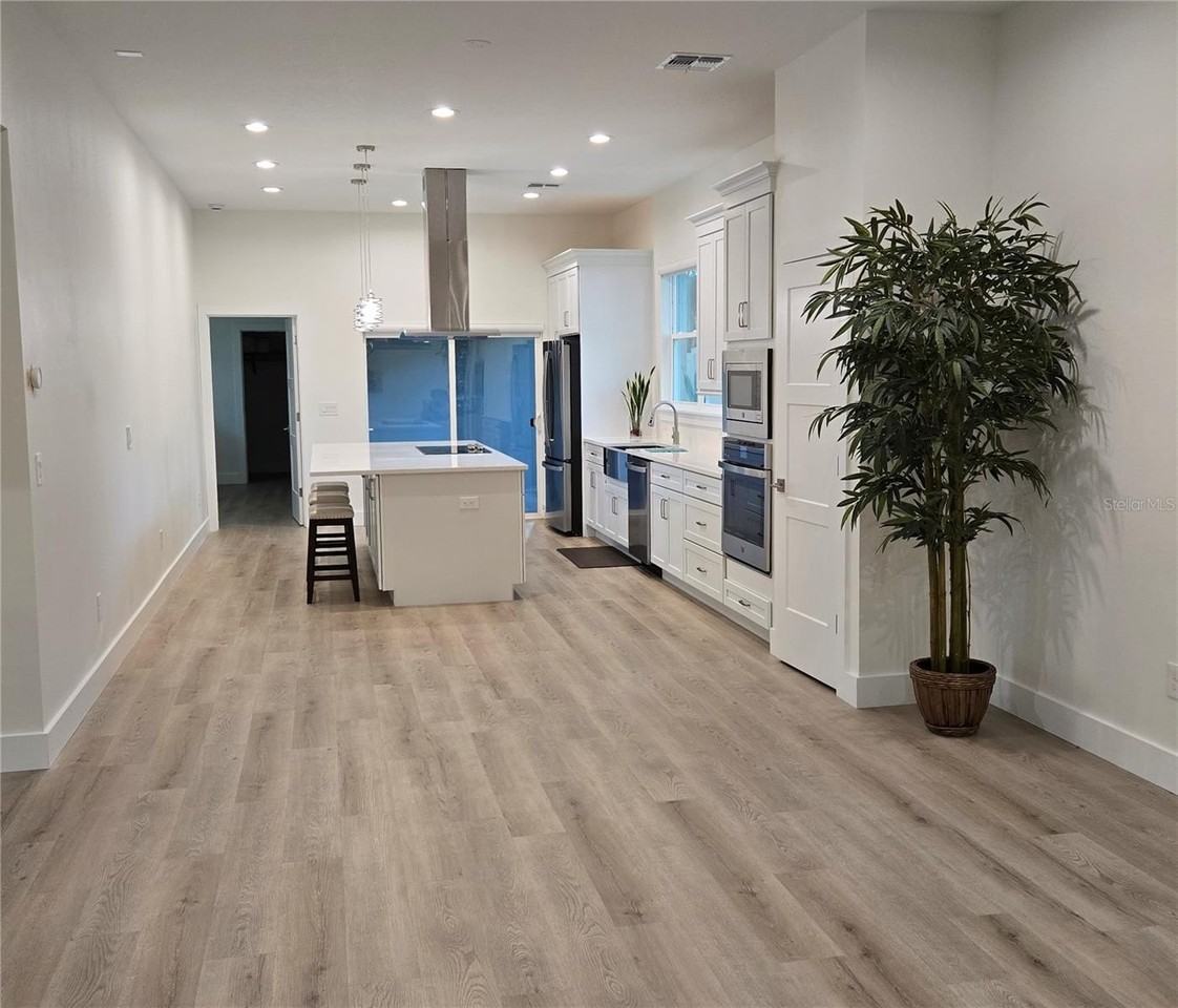 106 Lake Dr - Photo 5 of 20