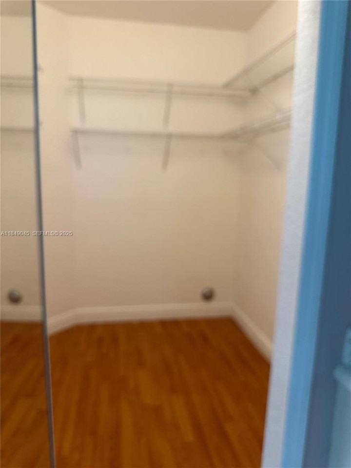 12488 Southwest 126th Avenue - Photo 6 of 24