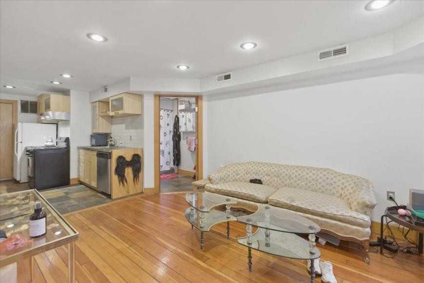 2711 N Lawndale Ave - Photo 2 of 10