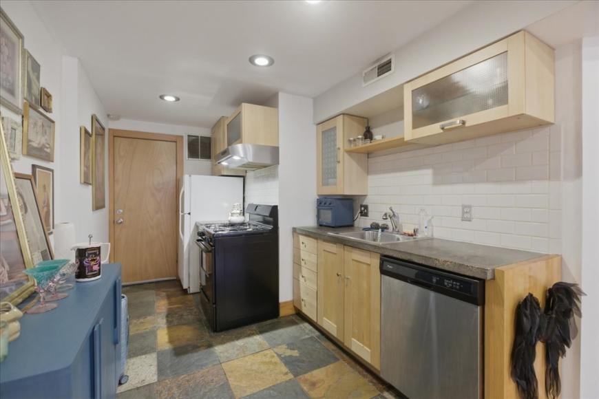 2711 N Lawndale Ave - Photo 6 of 10