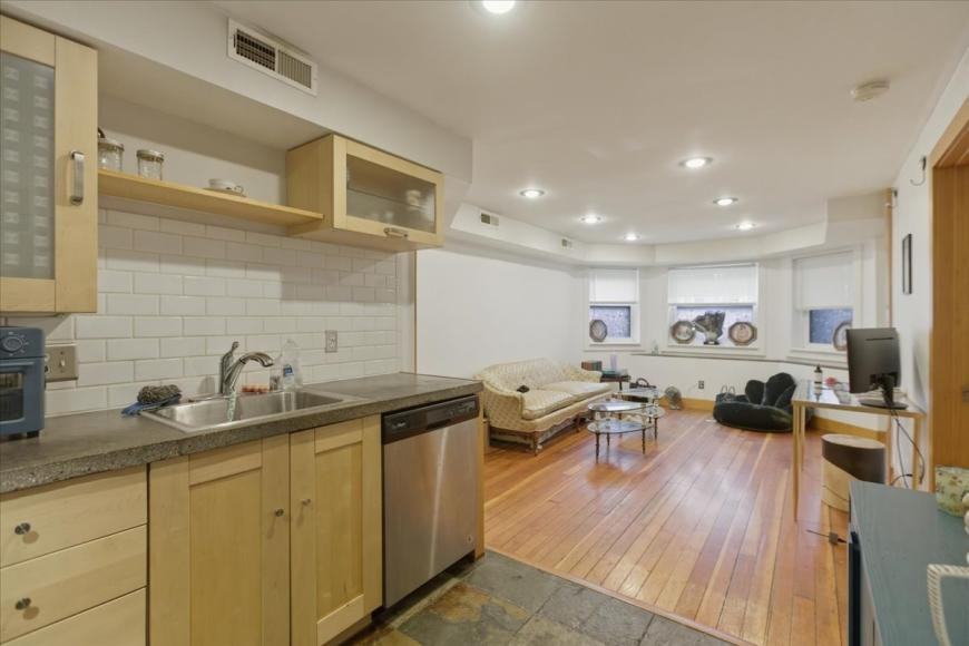 2711 N Lawndale Ave - Photo 7 of 10