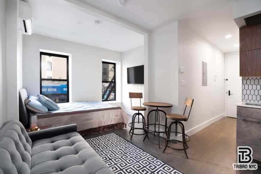 2033 1st Ave - Photo 2 of 6