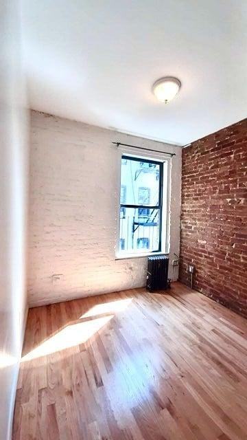 50 Macdougal St - Photo 2 of 6
