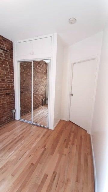 50 Macdougal St - Photo 3 of 6