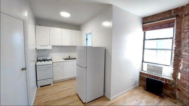 50 Macdougal St - Photo 4 of 6