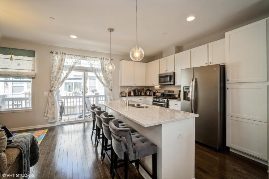 850 Lexington Cir W - Photo 4 of 10