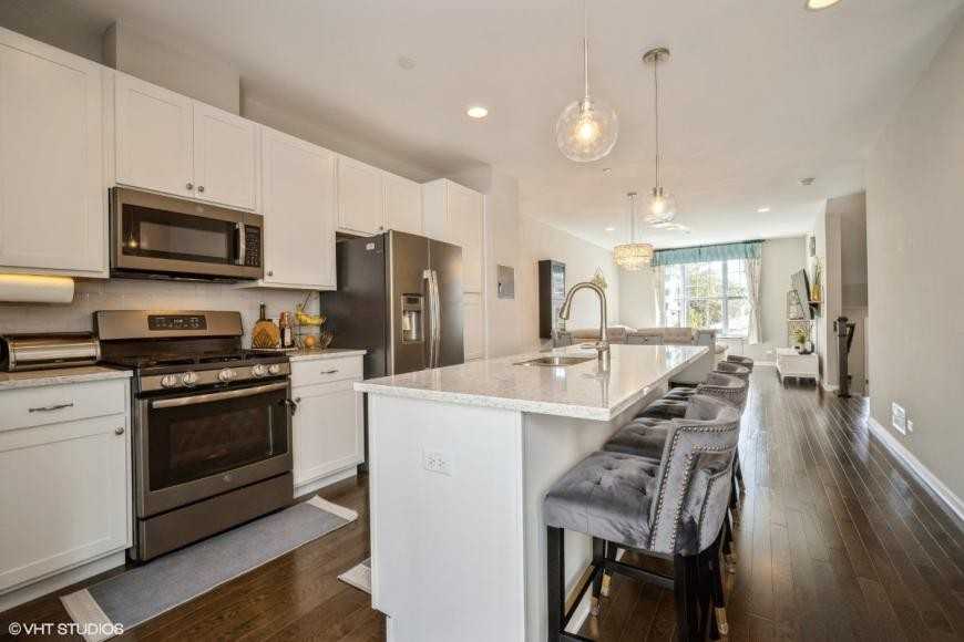 850 Lexington Cir W - Photo 5 of 10