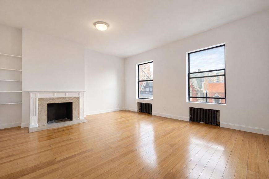 302 W 107th St - Photo 2 of 5