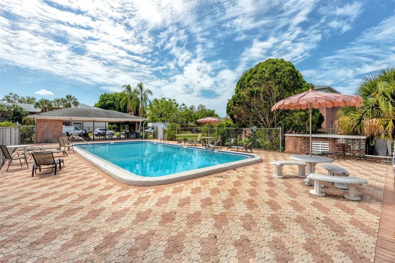 8345 13th St N #B - Photo 2 of 45