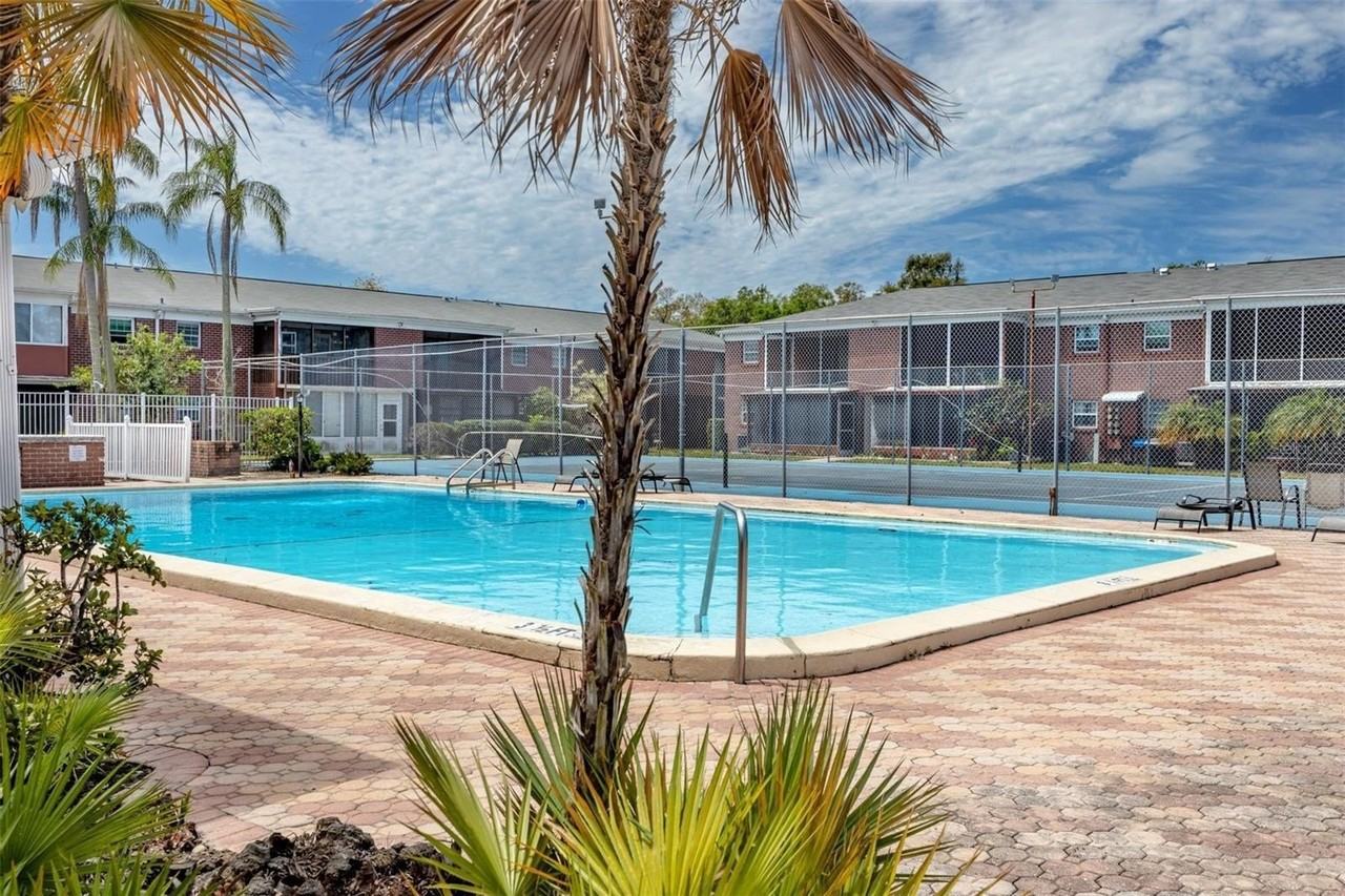 8345 13th St N #B - Photo 3 of 45