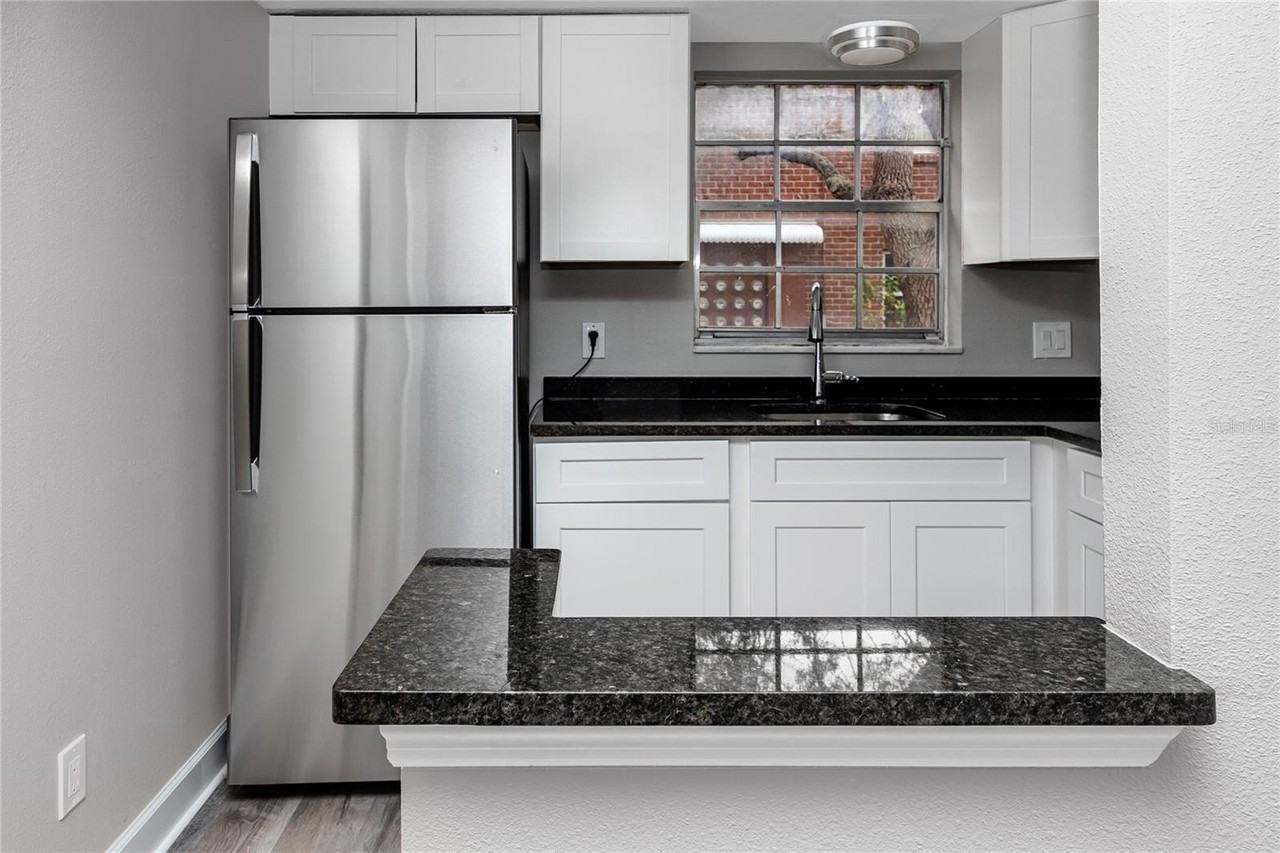 8345 13th St N #B - Photo 4 of 45