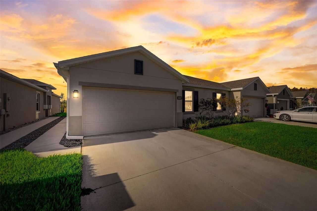 18027 Turning Leaf Cir - Photo 3 of 50