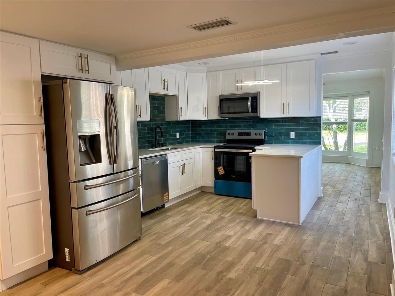 2118 S Venus St - Photo 4 of 17