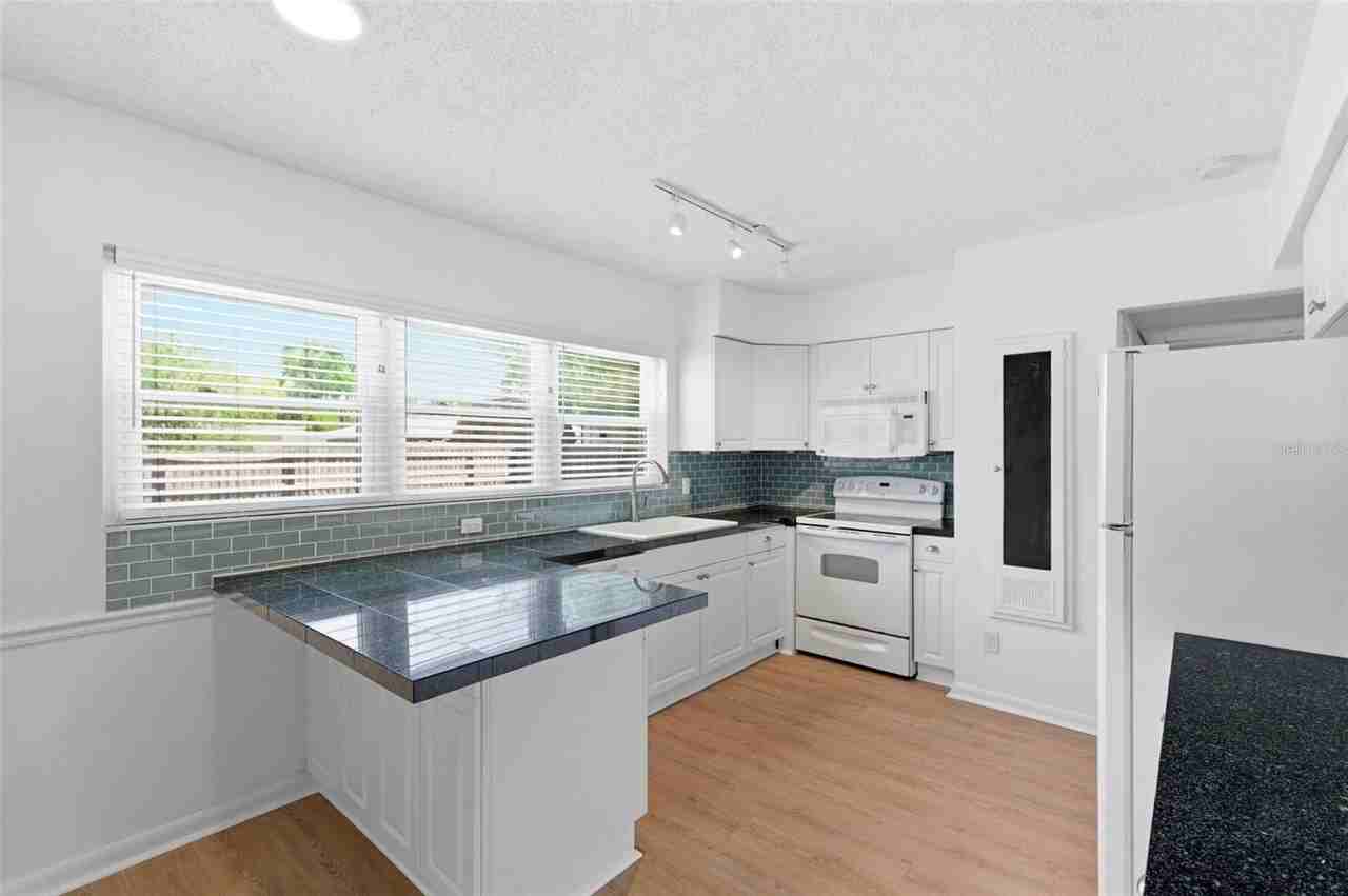 1600 Sherwood St - Photo 3 of 39