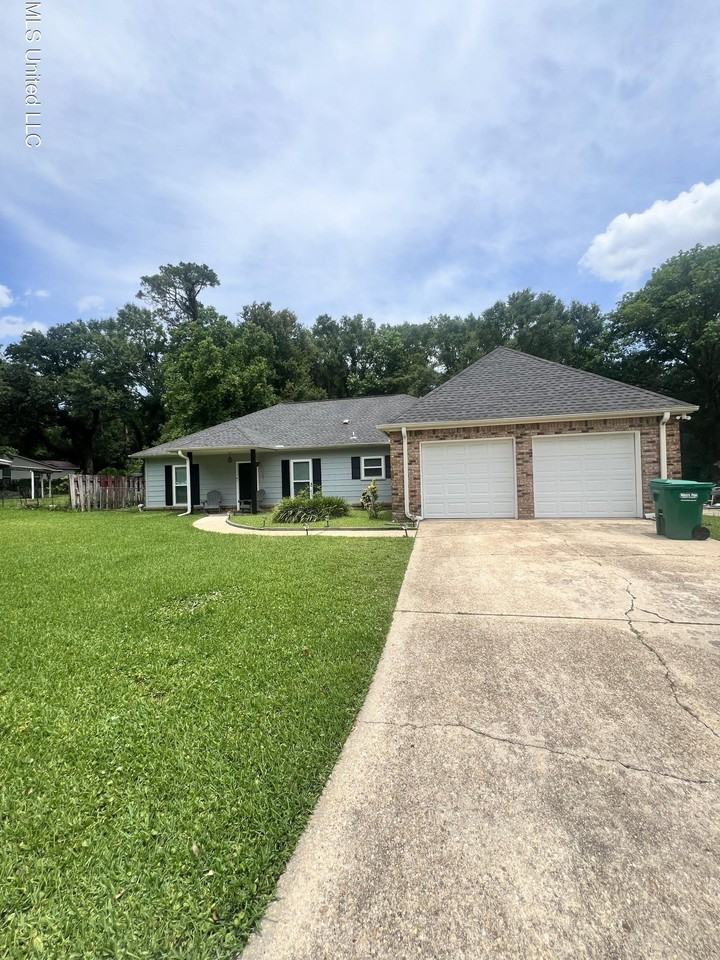 11258 Laura Ln