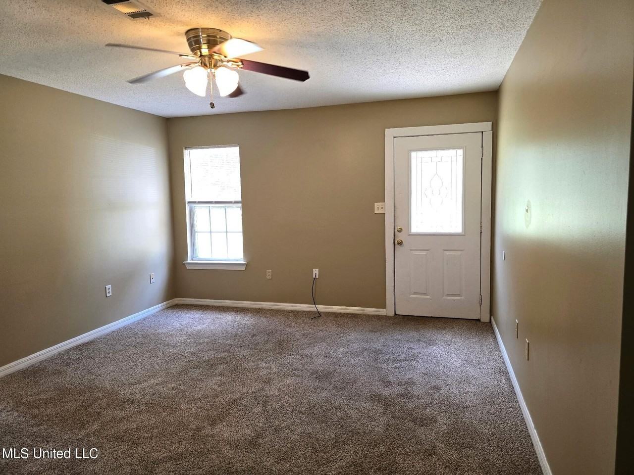 18037 W Third St - Photo 2 of 9