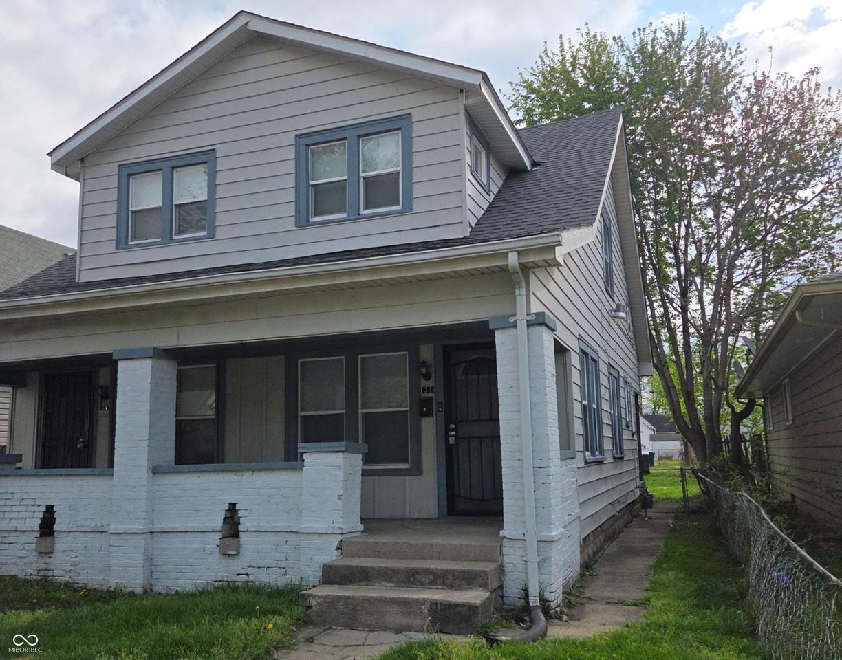 1339 Lee St - Photo 2 of 18