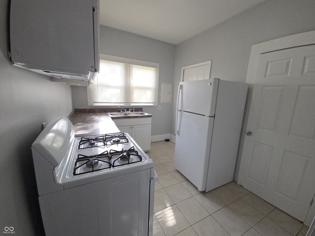 1339 Lee St - Photo 7 of 18