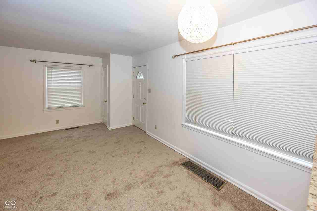 2360 Durham Dr - Photo 3 of 17