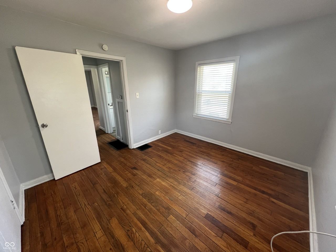 627 N Tibbs Ave - Photo 6 of 17