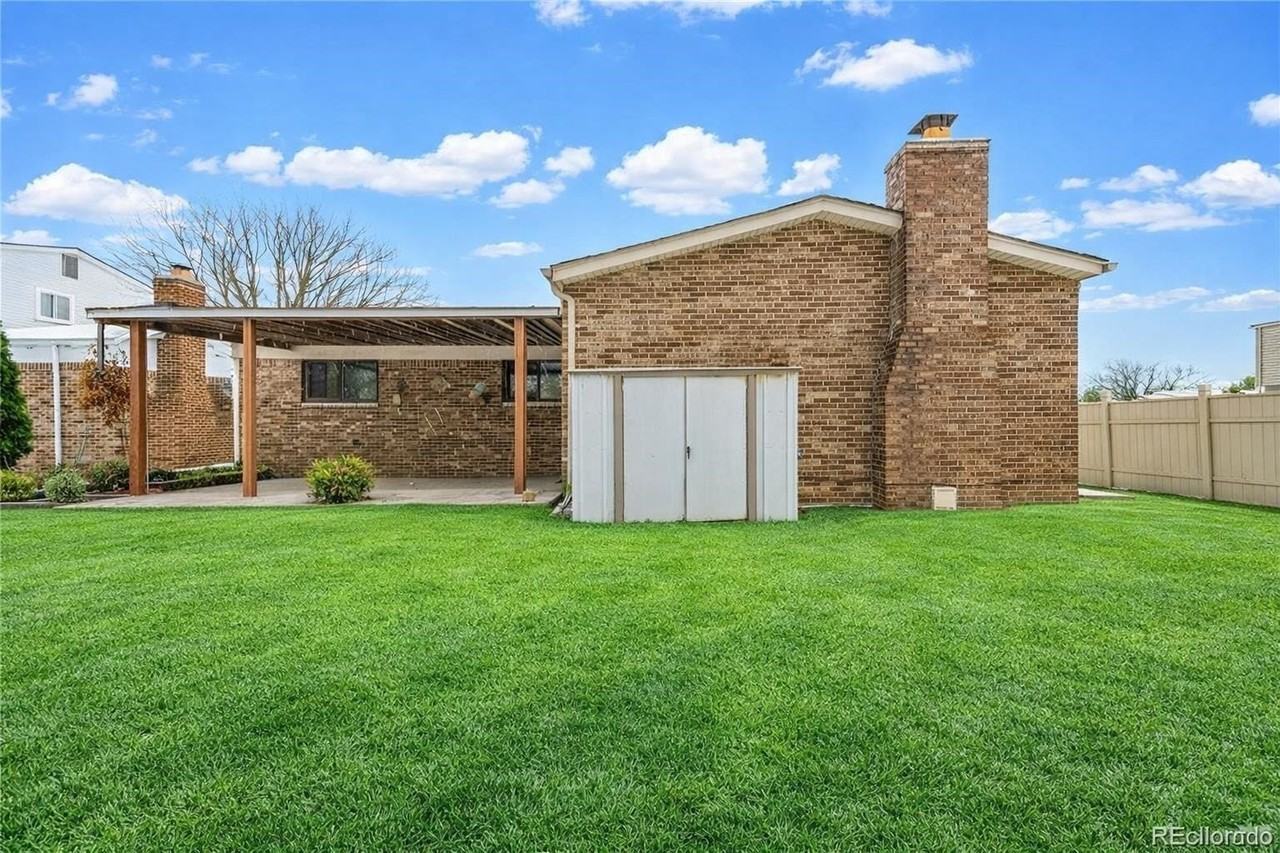 39327 Timberlane Dr - Photo 4 of 23