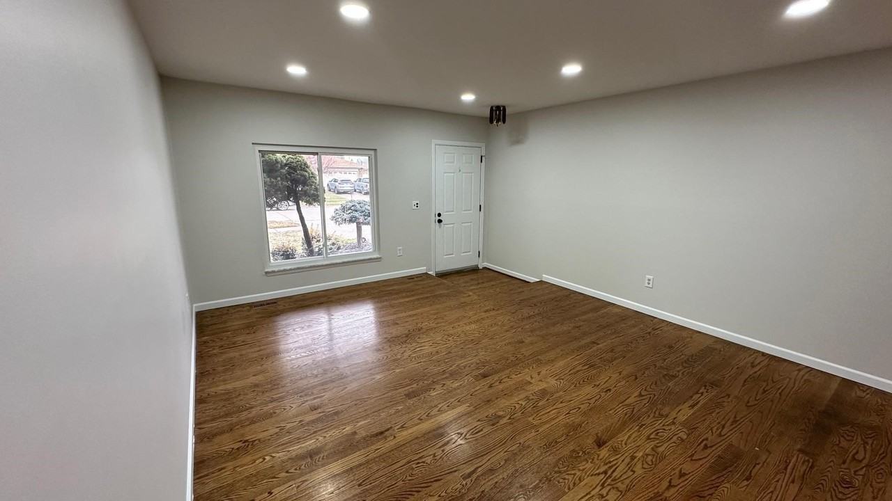 39327 Timberlane Dr - Photo 6 of 23