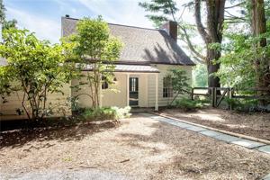 featured image of 332A Quaker Hill Rd