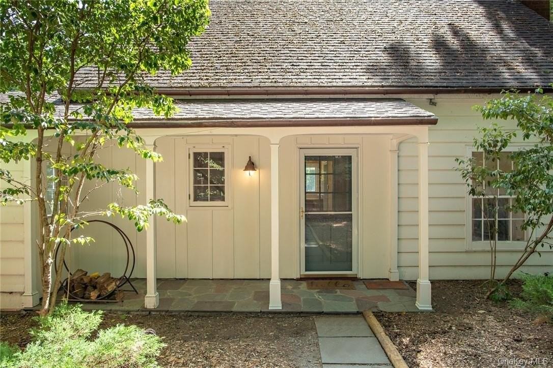 332A Quaker Hill Rd - Photo 4 of 35