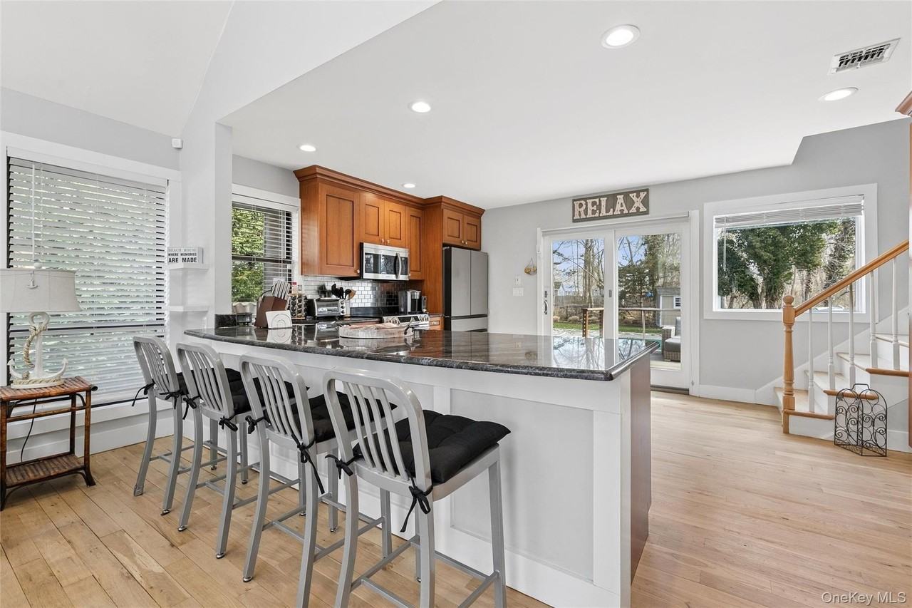 131 Lewis Rd - Photo 7 of 25