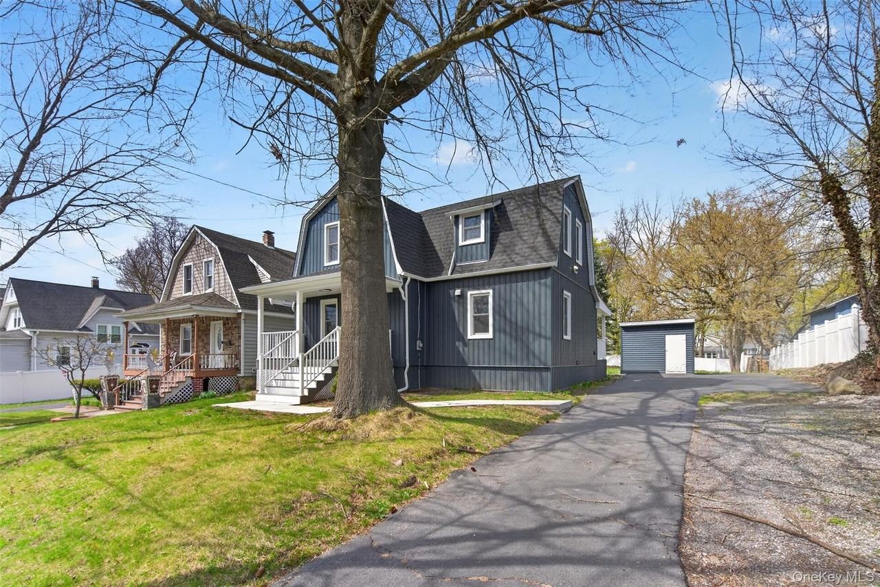 62 Poplar St - Photo 3 of 35