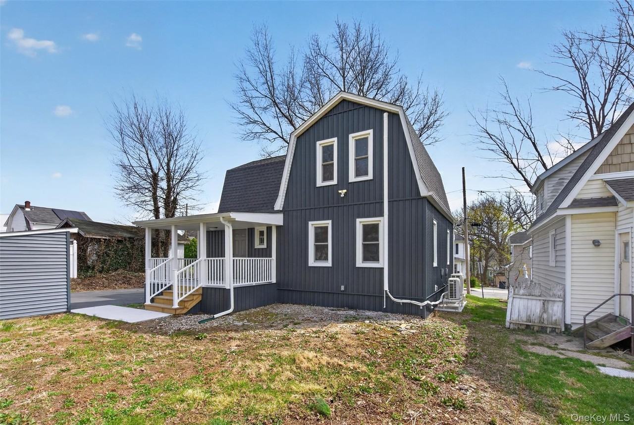 62 Poplar St - Photo 4 of 35