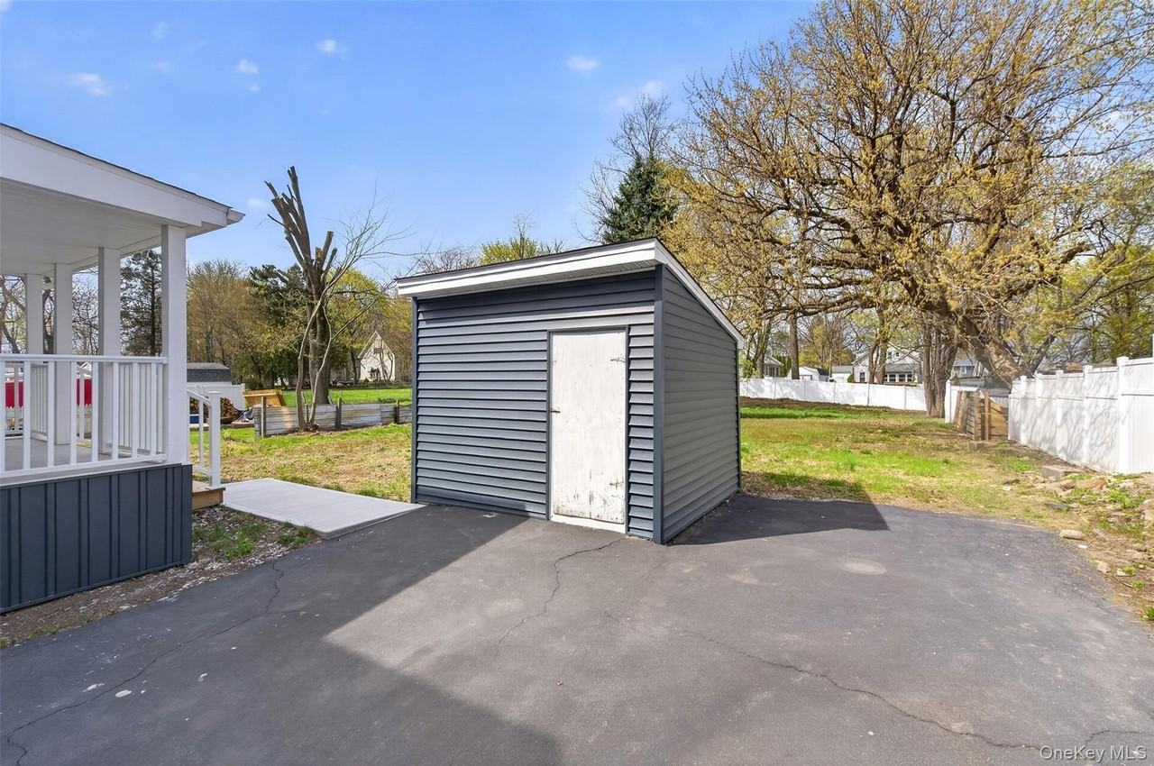 62 Poplar St - Photo 7 of 35