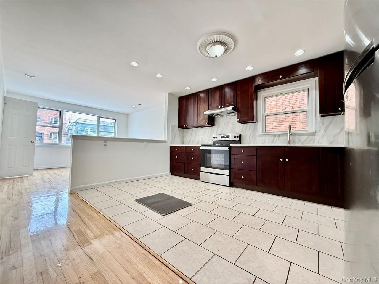 2014 College Point Blvd #2FL - Photo 2 of 11