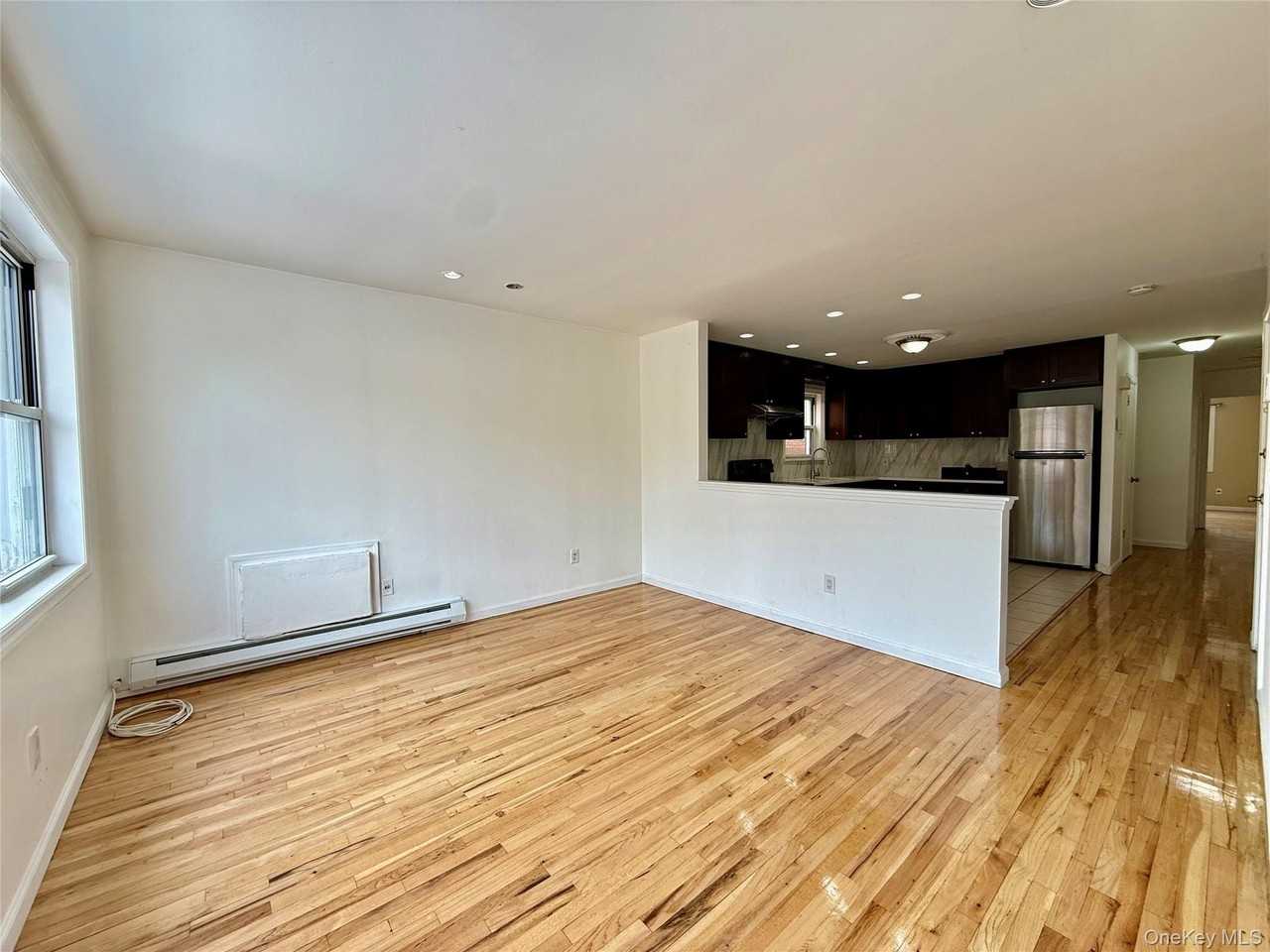 2014 College Point Blvd #2FL - Photo 3 of 11