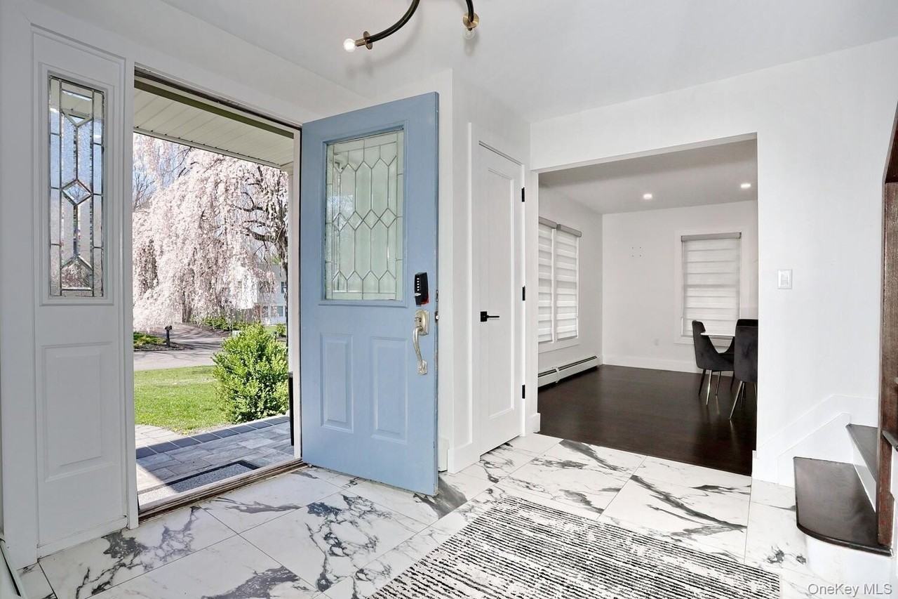 10 Millbury St - Photo 2 of 40