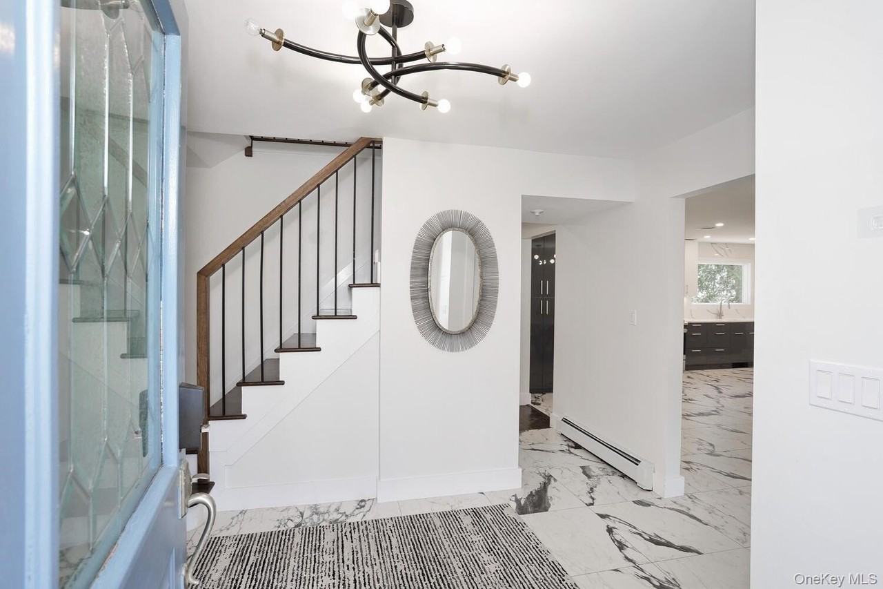 10 Millbury St - Photo 3 of 40