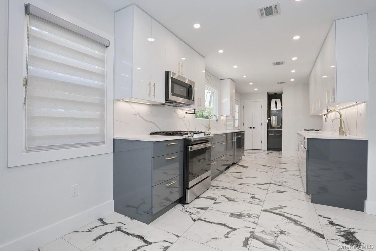 10 Millbury St - Photo 7 of 40