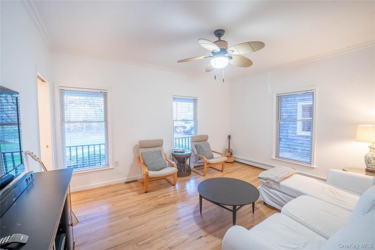 18 Mountain Laurel Ln - Photo 4 of 21