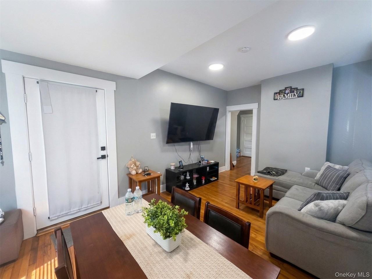 52 Maple Pl - Photo 3 of 14